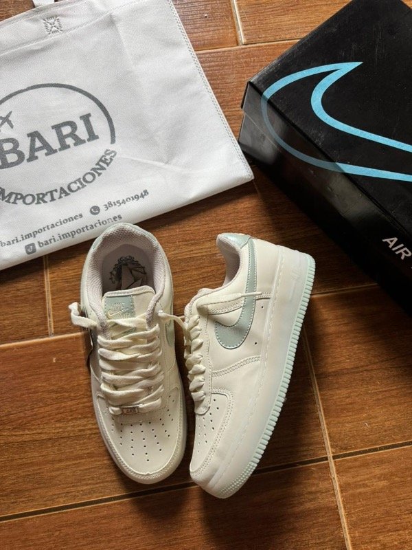 Producto - AIR FORCE CELESTE