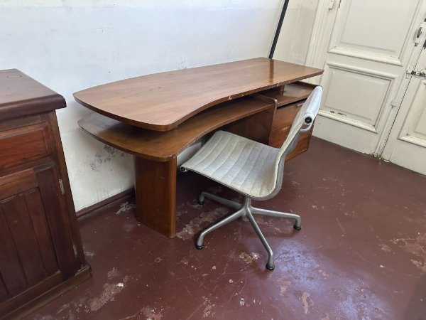 Producto - ESCRITORIO DE DISEÑO CON SILLA DE OFICINA A RECICLAR. PRECIO POR TODO #12062