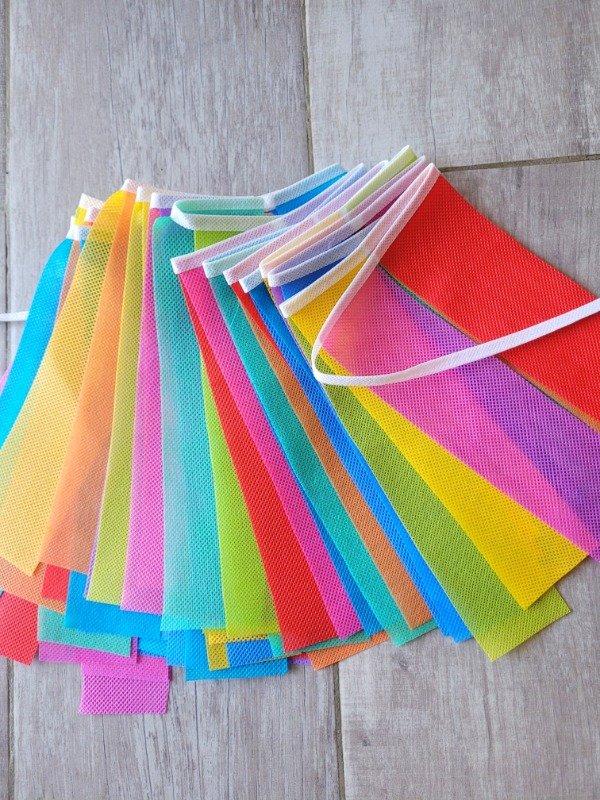 Producto - Banderines De Tiras de Friselina Modelo Full Color x10mts