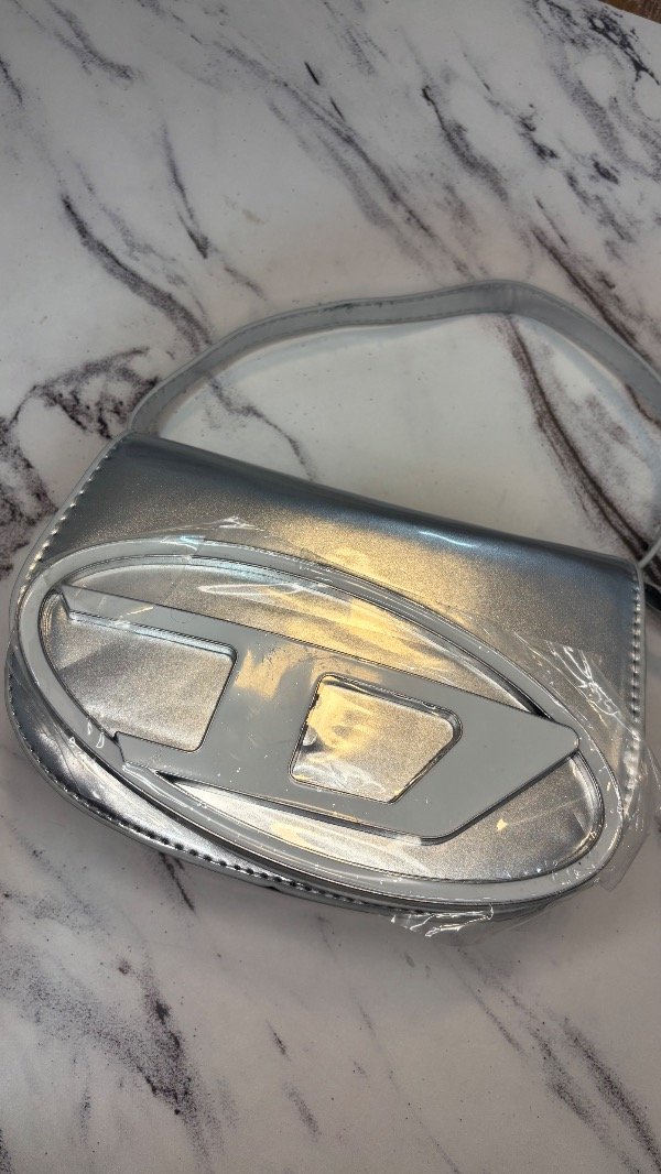Minibag DIESEL plateada doble correa