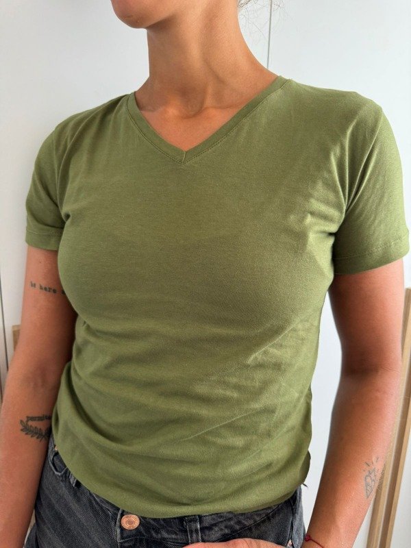 Producto - Mangas Cortas Escote V Verde Oliva