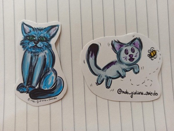 Producto - Sticker Gatito con Abeja MEDIANO