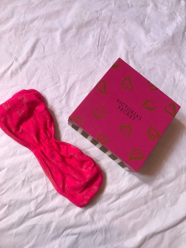 Producto - Vintage Y2K PINK by Victiria's secret lace bandeau top bikini. Size: M