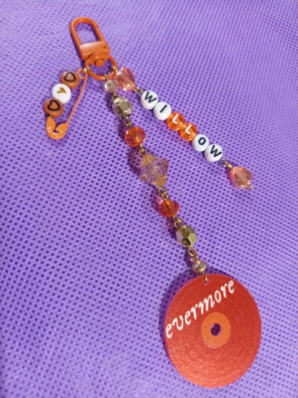 Producto - Llavero de mostacillas de Taylor Swift