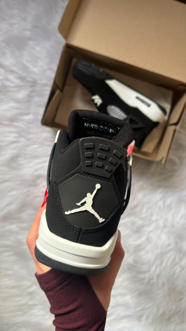 Producto - JORDAN RETRO 4 WHITE THUNDER - 2