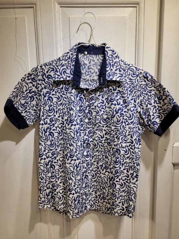 Producto - Camisa blanca con arabescos azules Talle 12 años - PRECIO: 8X