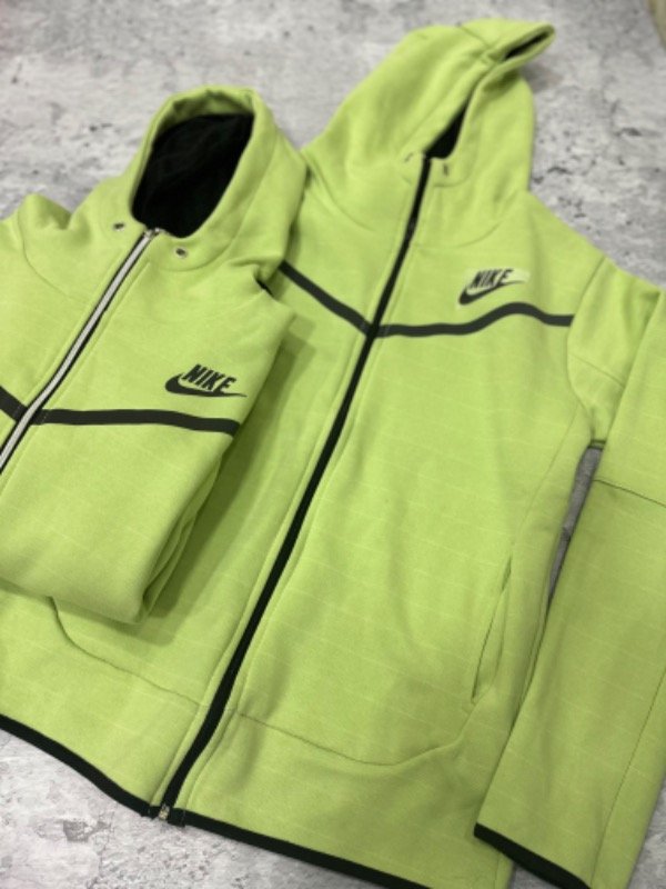 Producto - Campera con friza Nike