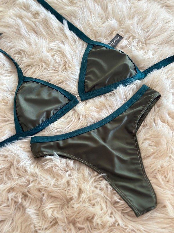 Producto - BK 1100 BIKINI CON DETALLE DE ARGOLLA Y CULOTTE LESS VERDE MILITAR