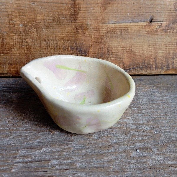 Producto - Pelador de hierbas de cerámica artesanal