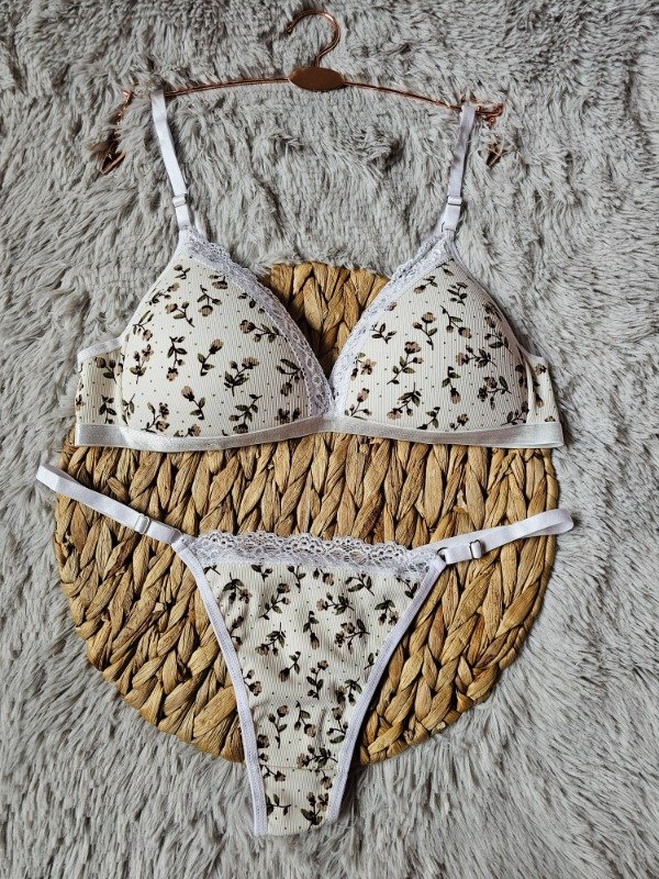 Producto - Triangulito coquette con flores - 3