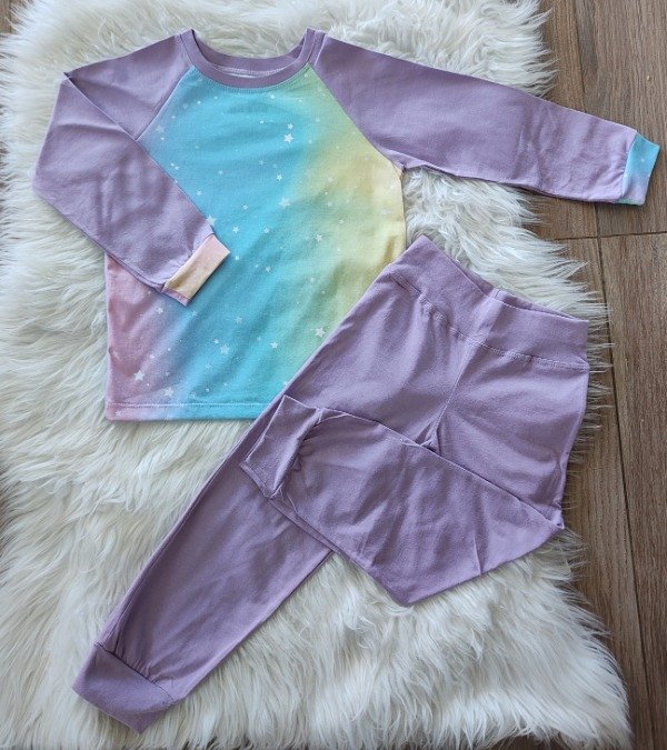 Producto - Pijama arco iris combinado