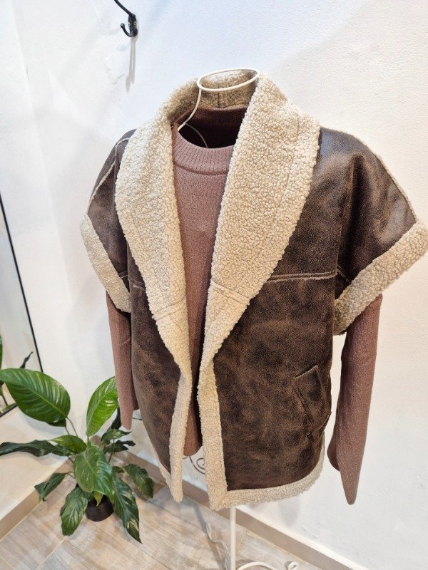 Producto - CHALECO GAMULAN