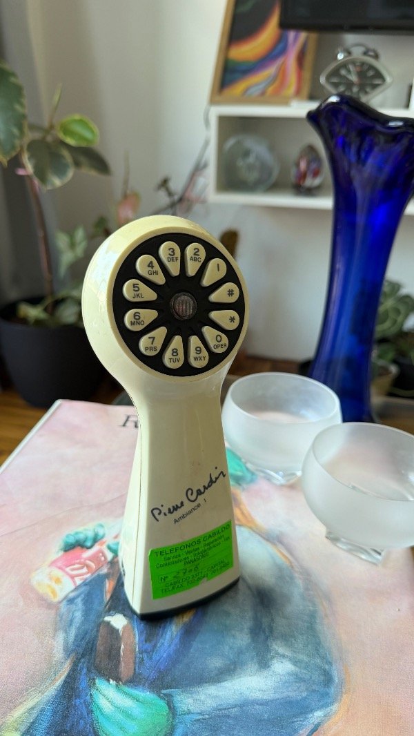 Producto - Teléfono Pierre Cardin original
