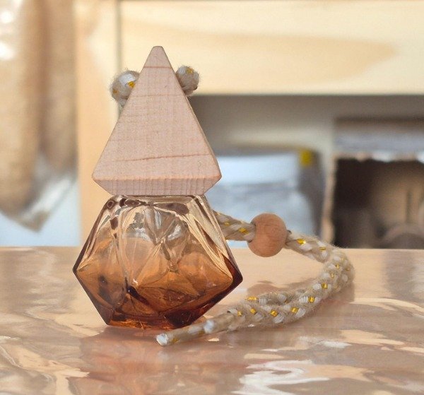 Producto - DIFUSOR DE COCHE MODELO DIAMANTE AMBAR X8cc