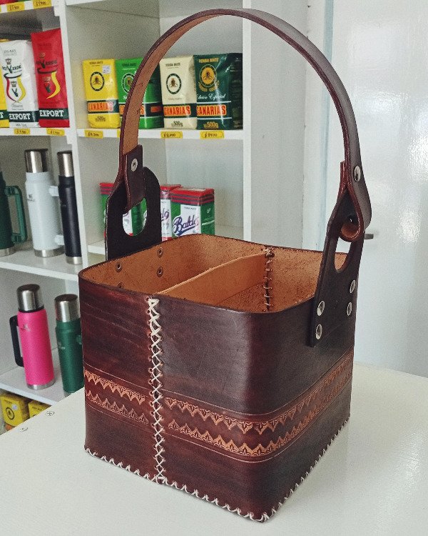 Producto - Matera Cuadrada (marrón)