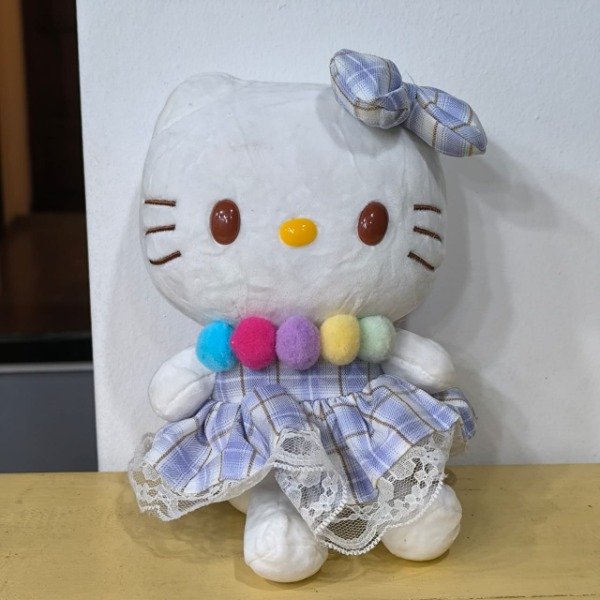 Producto - Kitty collar de pompones 22cm peluche