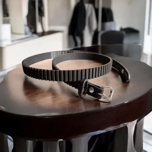 Producto - Cinto en cuero y correa dentada Fiat