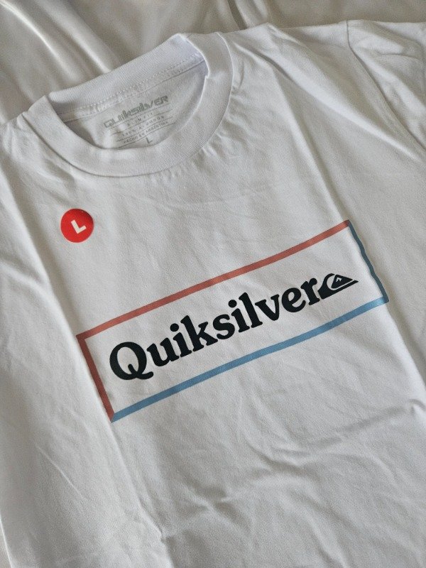 Producto - REMERA PREMIUM QUIKSILVERA CLASICA