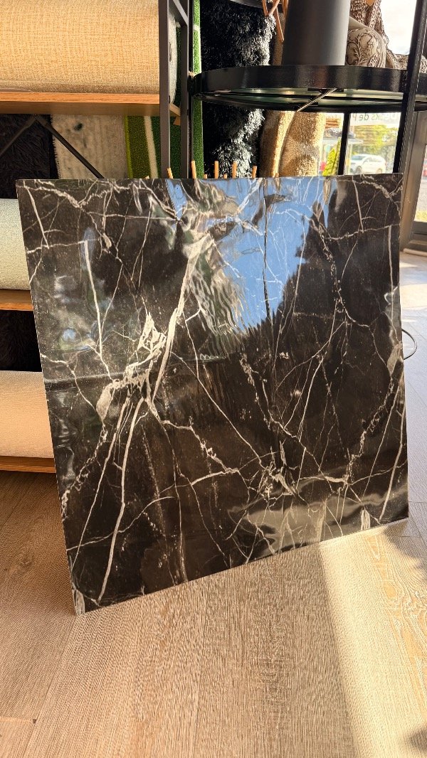 Producto - Placa autoadhesiva 60x60cm Negro con blanco