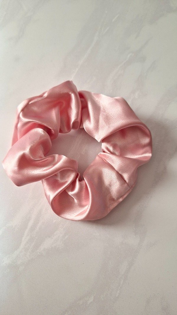 Producto - Scrunchie Satén rosa bebe