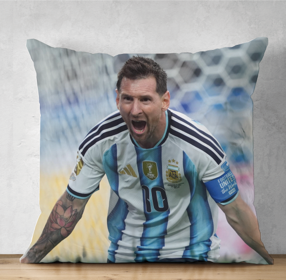 Producto - Almohadon Leo Messi festejo 2026