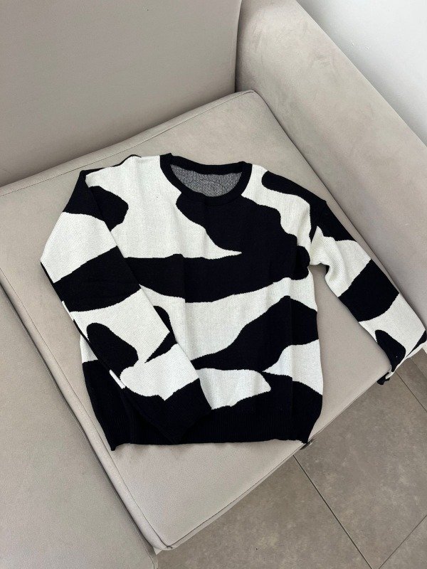 Producto - SWEATER ROSALIE NEGRO