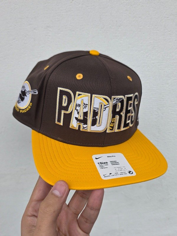Producto - San Diego Padres Nike Pro Cooperstown Collection Snapback