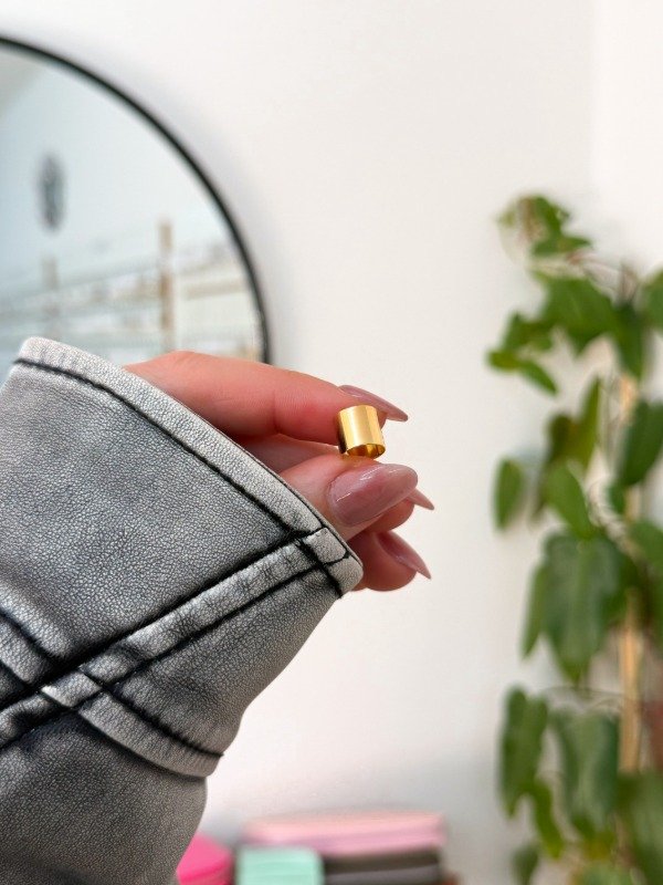 Producto - Ear cuff bañado en oro rectangular liso - 1