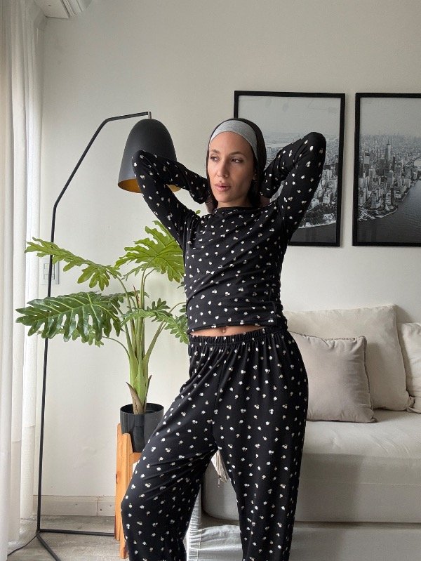 Producto - Pijama Algodon Soft Negro con Florecitas Chiquitas - 1