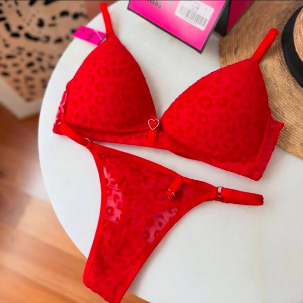 Producto - Conjunto Prada Rojo