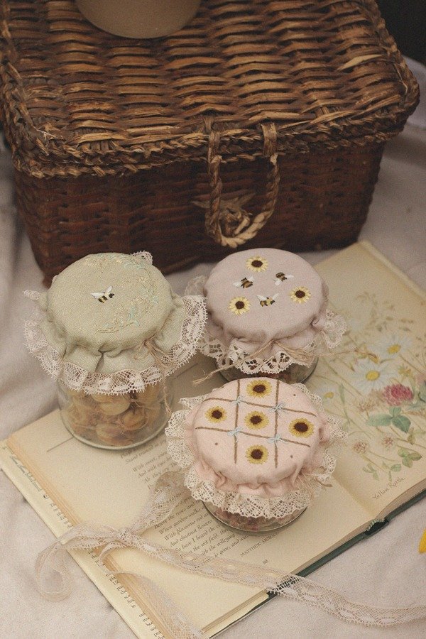 Producto - Frascos con Bonnets Bordados "Countryside"