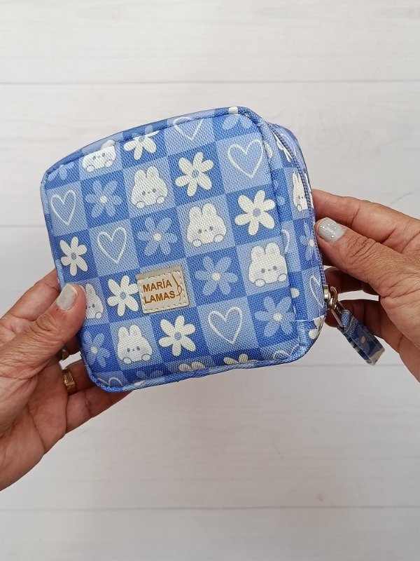 Producto - Estuche Cubic conejito azul