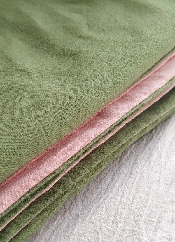 Producto - Cubre Edredon (verde palta y Rosa)