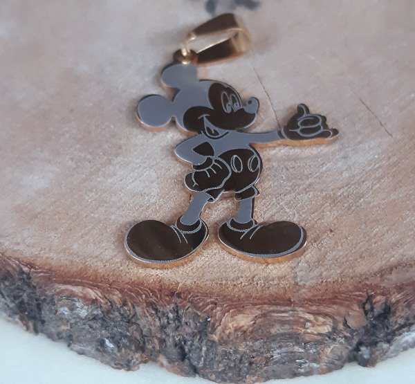 Producto - Dije personajes Disney acero dorado