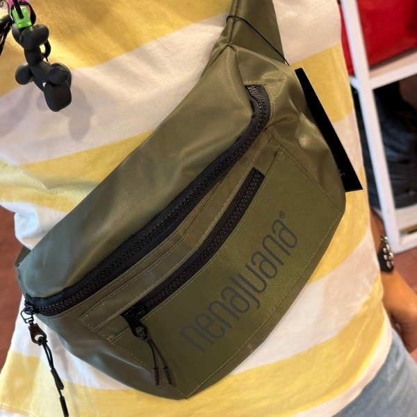 Producto - LA MAS LIVIANA. Riñonera andorra impermeable Nena Juana - 1