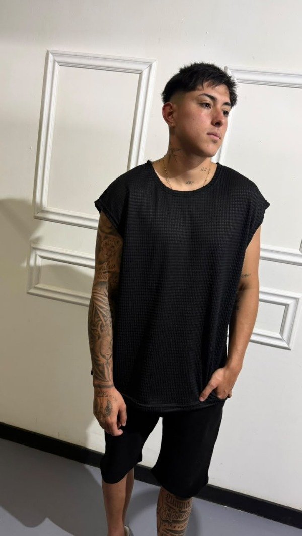 Producto - Musculosa tejida negra
