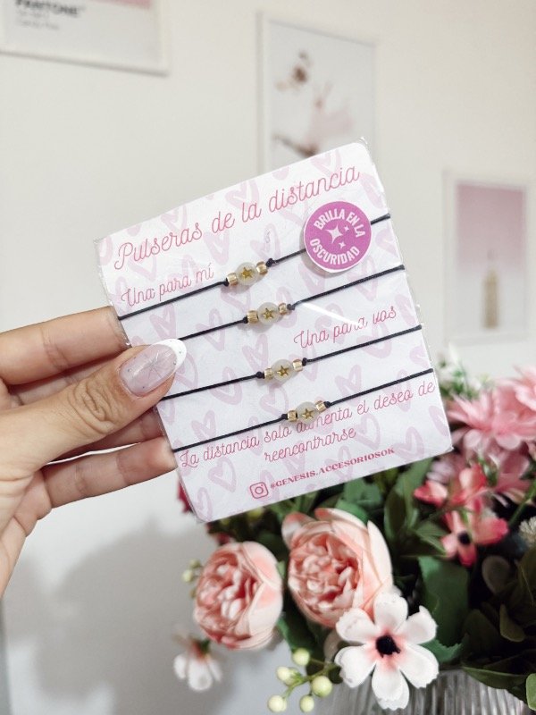 Producto - Pulseras Estrellas Doradas Negro x4 brilla oscuridad