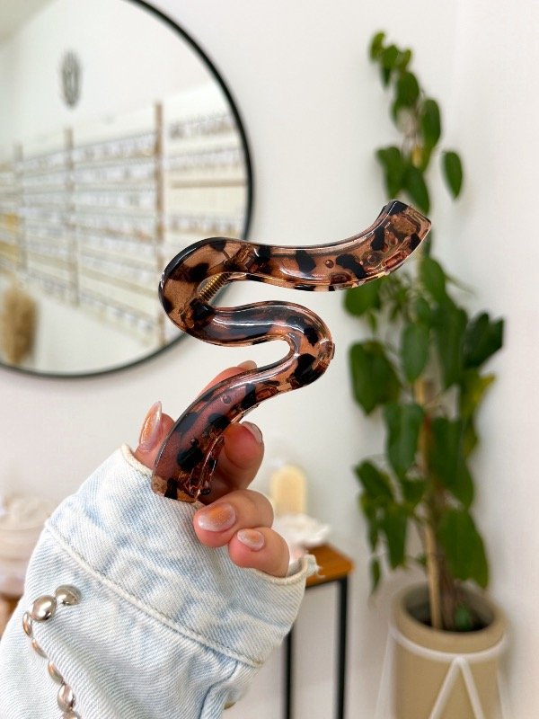 Producto - Broche curva animal marrón oscuro
