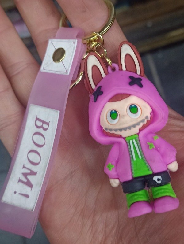 Producto - LABUBU - LABUBU CON BUZO ROSA