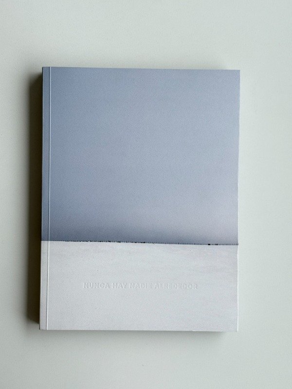 Producto - Nunca hay nadie alrededor de Adrián F.