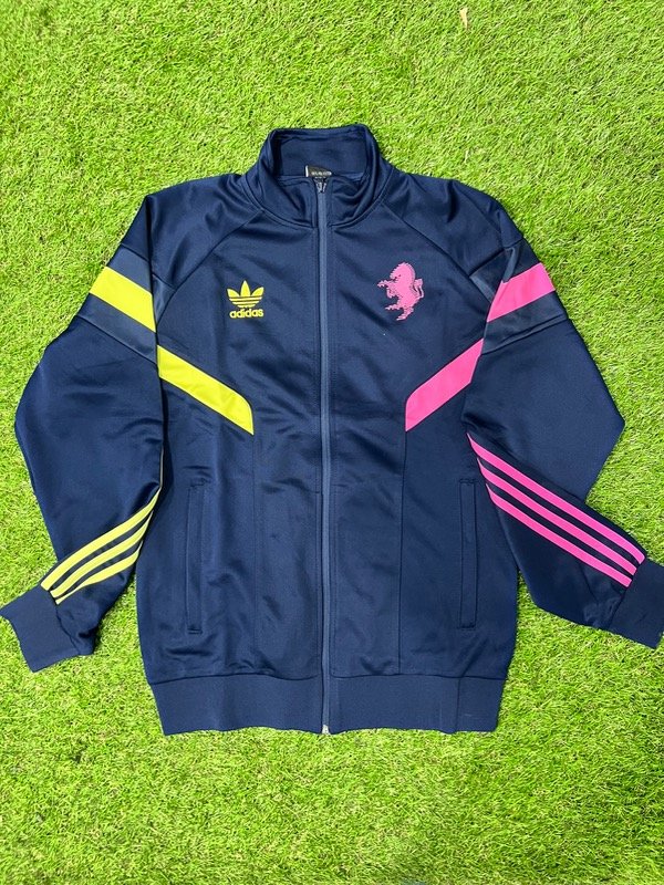 Producto - Campera Juventus 2025 IMPORTADA