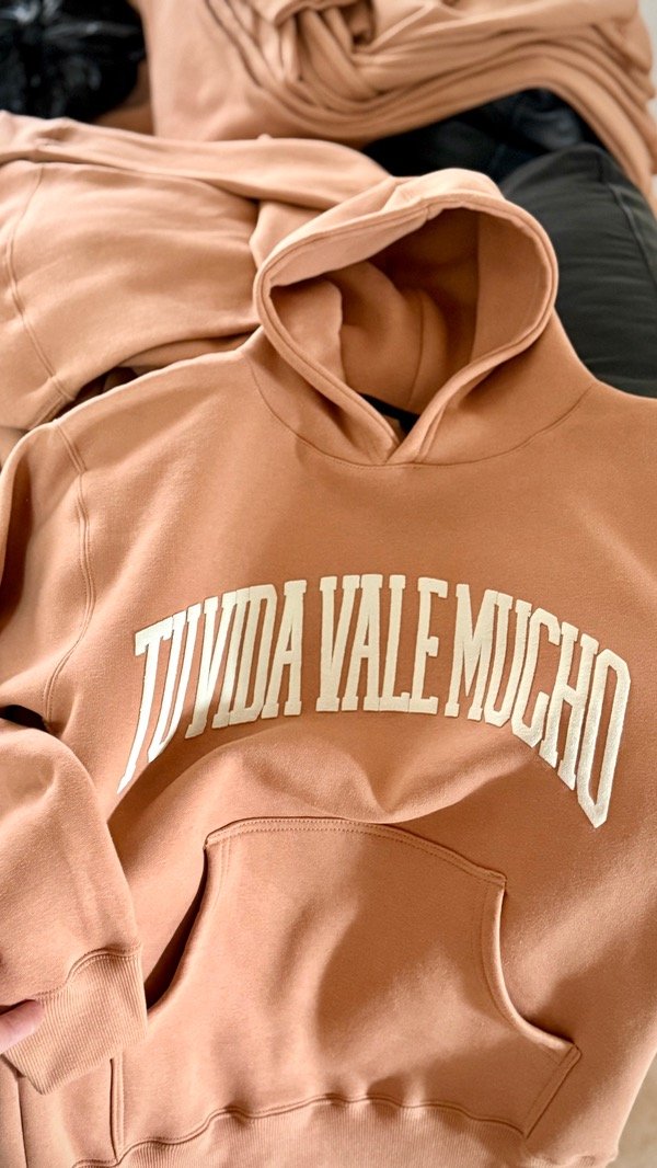 Producto - Hoodie Coral Over TVVM