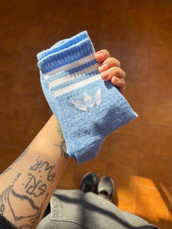 Producto - Adidas retro celeste