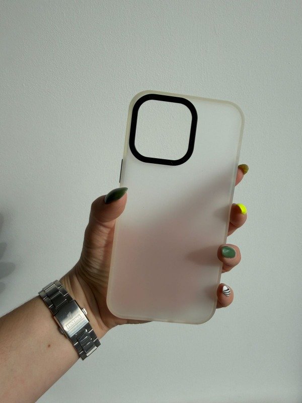 Producto - Case mate con detalles metalicos en blanco