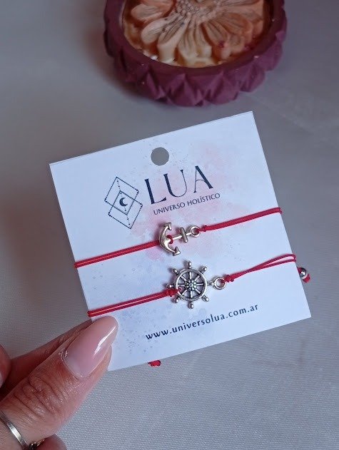 Producto - Par pulseras rojas ancla y timón