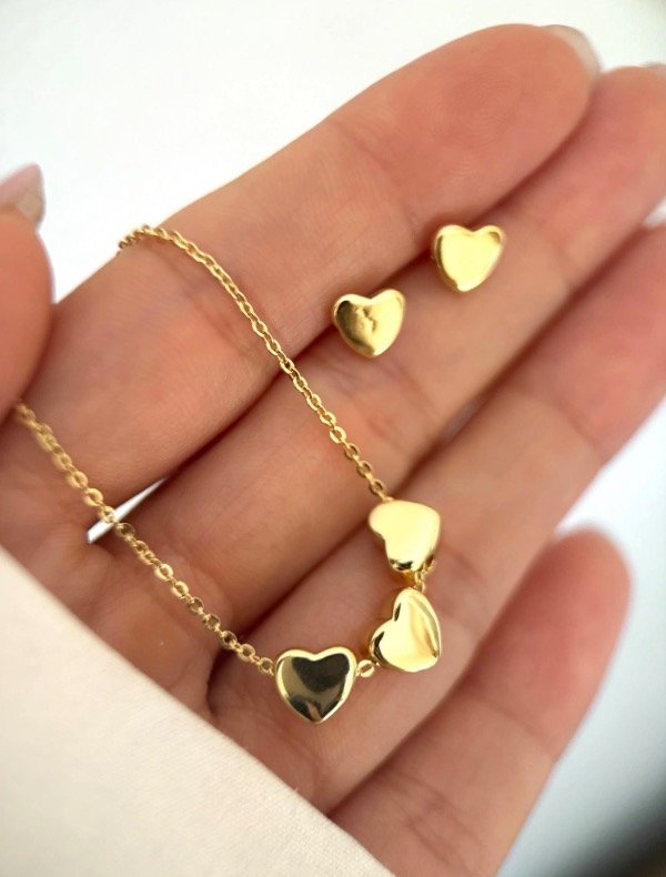 Producto - Set dorado aros más cadena triple corazón