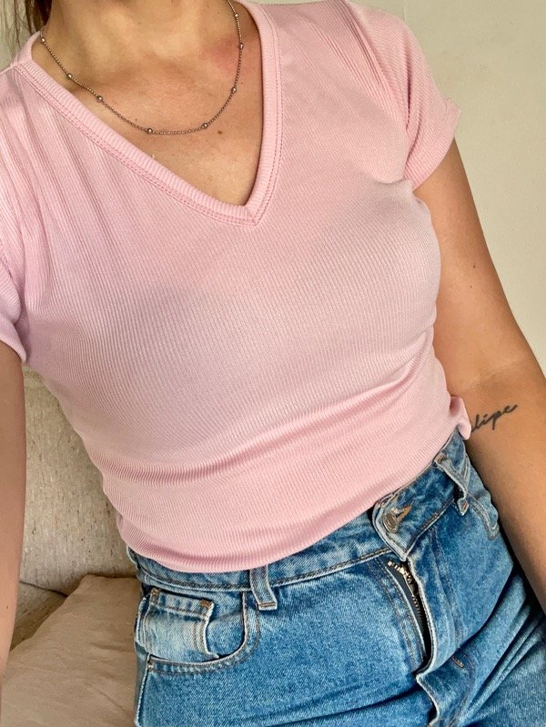 Producto - Básica escote en v