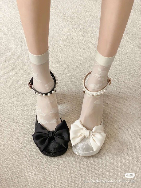 Producto - Zapatos Cerrados de tacon ancho con moño