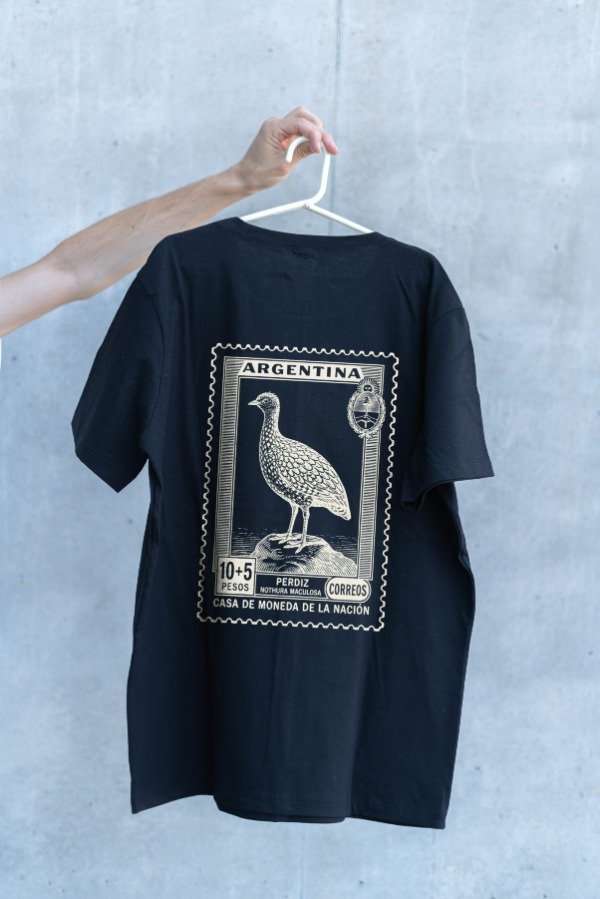 Producto - Remera Estampilla dorso