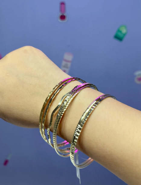 Producto - Set de pulseras dorado y plateado